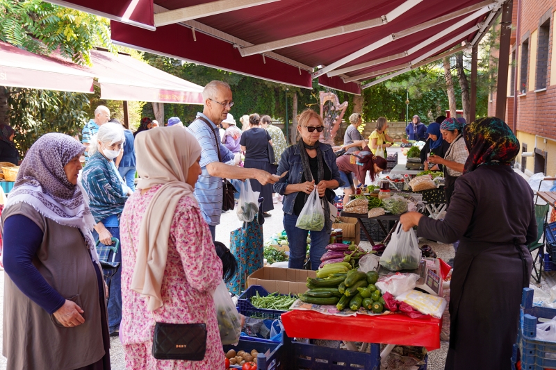 KADIN ÜRETİCİ ÜRÜN SATIŞ NOKTALARI ESKİŞEHİRLİLERİN VAZGEÇİLMEZİ OLDU