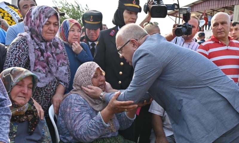 Manisa Şehidini Uğurladı