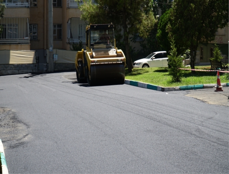 HALİLİYE’DE ÜSTYAPI ÇALIŞMALARIYLA MAHALLELERİN ÇEHRESİ DEĞİŞİYOR