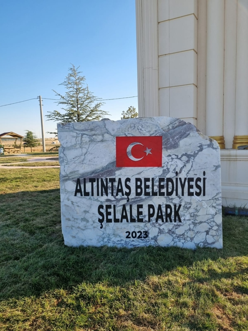 Biz Çalışıyoruz Altıntaş GüzelleşiyorŞelale Park...