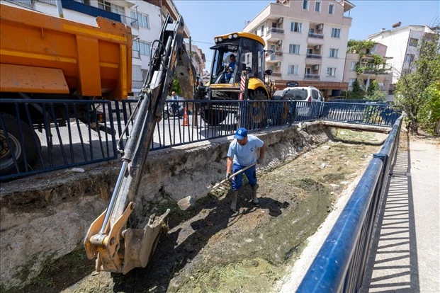 ​Dikili’deki Sülüklü Deresi temizlendi