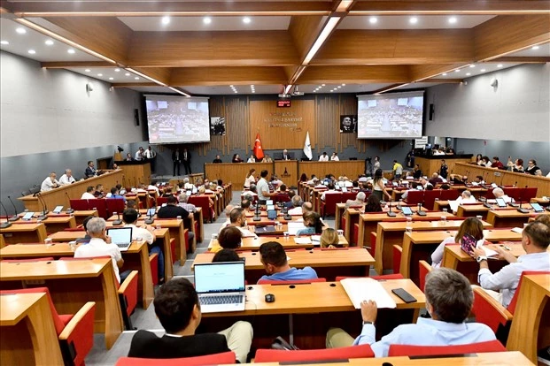 Büyükşehir Meclisi’nden Başkan Soyer’e yetki