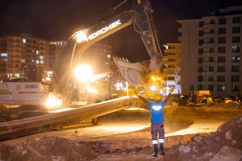 İçme Suyu Ana İsale Hattı Yenileme Çalışmaları Sabaha Kadar Sürdü