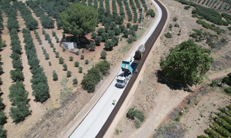 Büyükşehir, 500 Kilometrelik Yol Ağını Asfaltladı