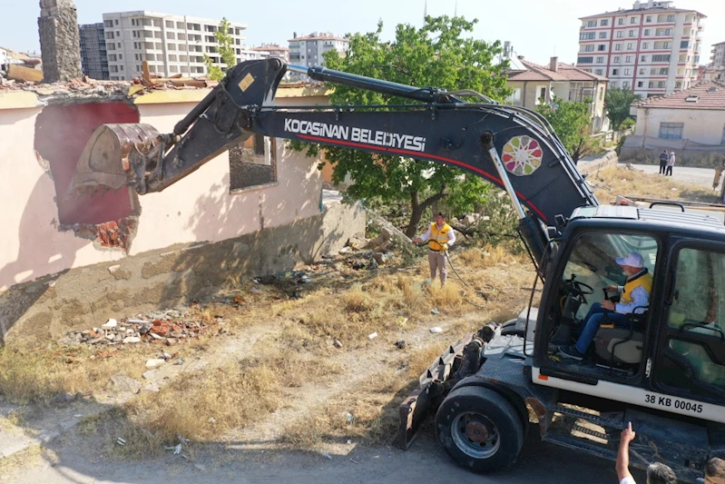 YILDIZEVLER’DE İLK KEPÇEYİ BAŞKAN ÇOLAKBAYRAKDAR VURDU