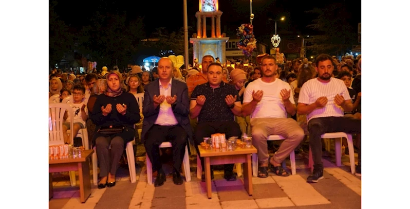 Şuhut Belediyesi 15.Zafer Haftası Kültür ve Sanat Etkinlikleri Kapsamında 4.Günü Açık Hava Sinema Etkinliği İle Tamamladık.