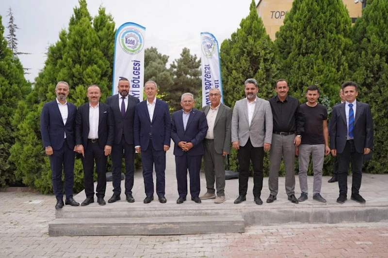 Belediye Başkanımız Av. Mustafa İlmek, TBMM Milli Savunma Komisyonu Başkanı ve AK Parti Kayseri Milletvekilimiz Sn. Hulusi Akar,