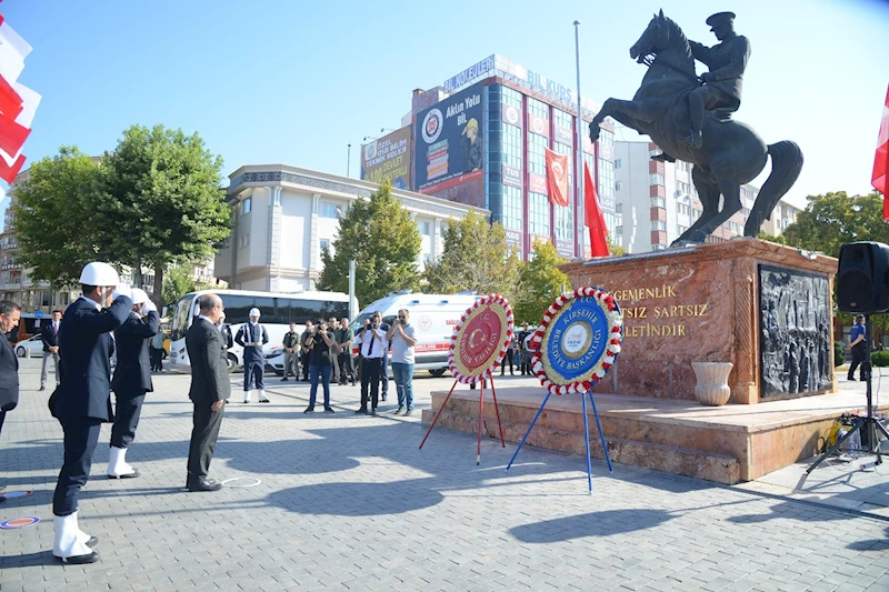 BAŞKANIMIZ SELAHATTİN EKİCİOĞLU, ZAFER BAYRAMI TÖRENLERİNE KATILDI