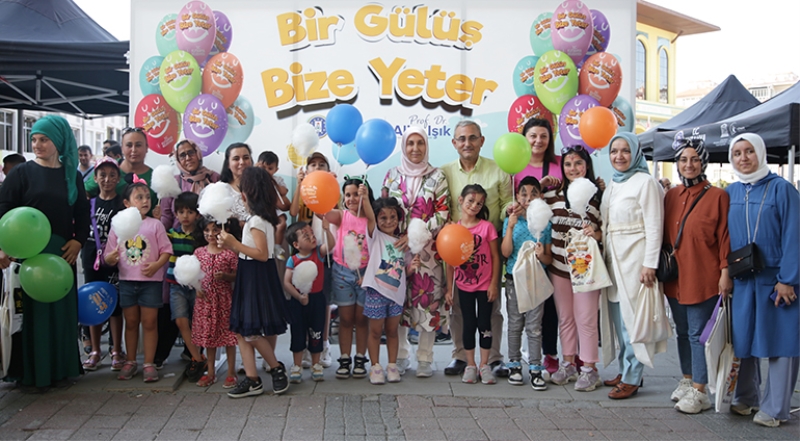 ZAFER MEYDANI’NDA “BİR GÜLÜŞ BİZE YETER” HEYECANI