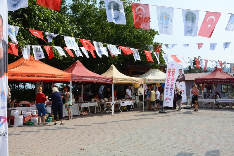 Büyükşehir Üretici Kadın Stantları Çamlıyayla’da Kuruldu