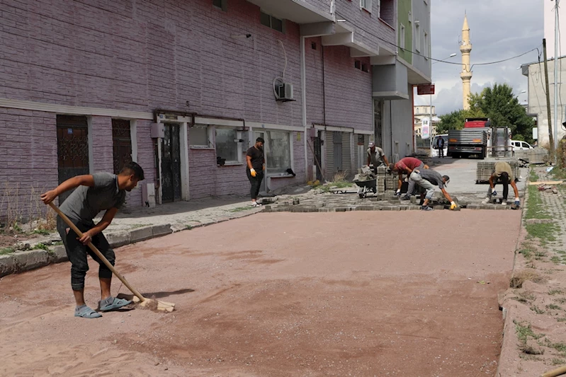 YOL VE KALDIRIM YENİLEME ÇALIŞMALARI DEVAM EDİYOR