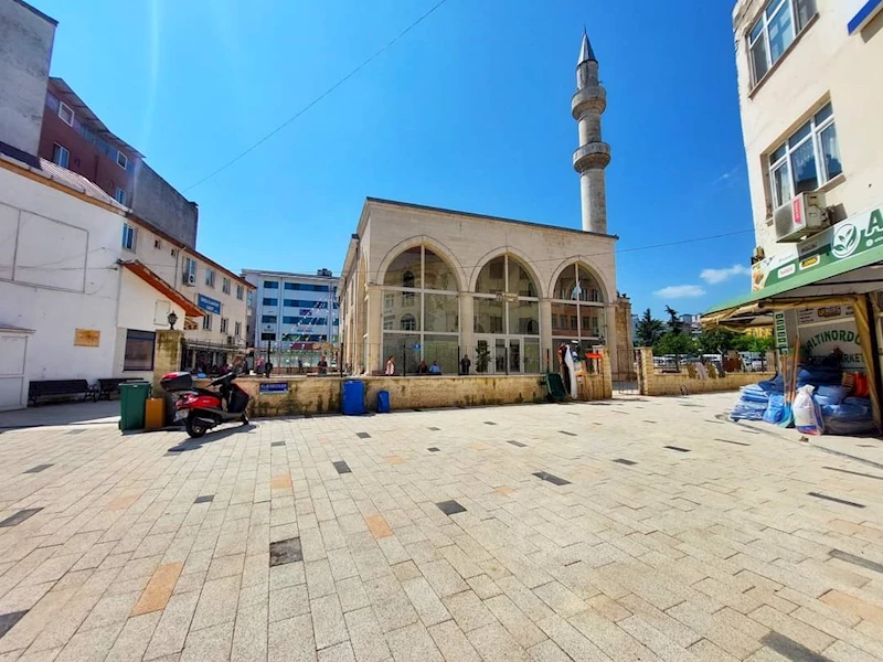 ALTINORDU BELEDİYESİNDEN TARİHİ CAMİYE YAKIŞIR TARİHİ DOKUNUŞ