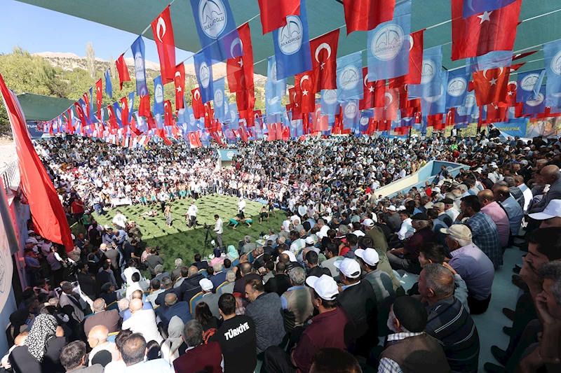 DULKADİROĞLU’NDA GÜREŞ HEYECANI BERTİZ BOYALI’DA DEVAM EDİYOR.