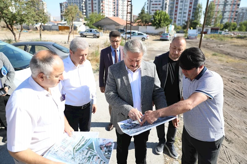 KENTSEL DÖNÜŞÜMDEKİ HIZI VE KALİTESİYLE MELİKGAZİ REFERANS OLMAYA DEVAM EDİYOR