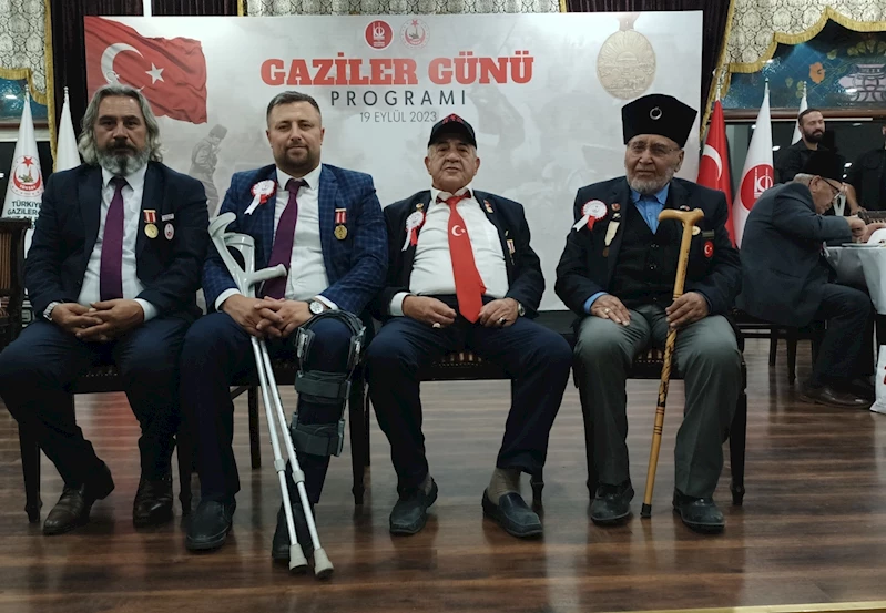 Dört kuşak gaziler aynı fotoğraf karesinde