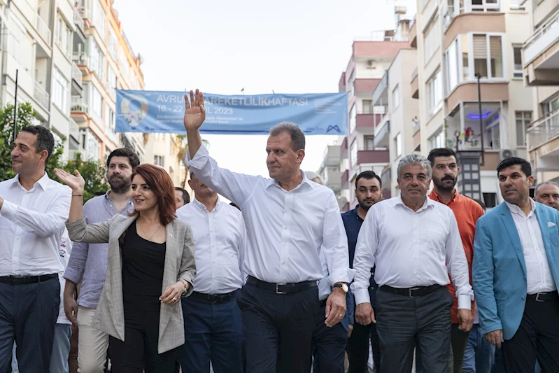 Başkan Seçer, ‘Arabasız Gün Etkinliği’nde Çevre Farkındalığı İçin Vatandaşlarla Yürüdü