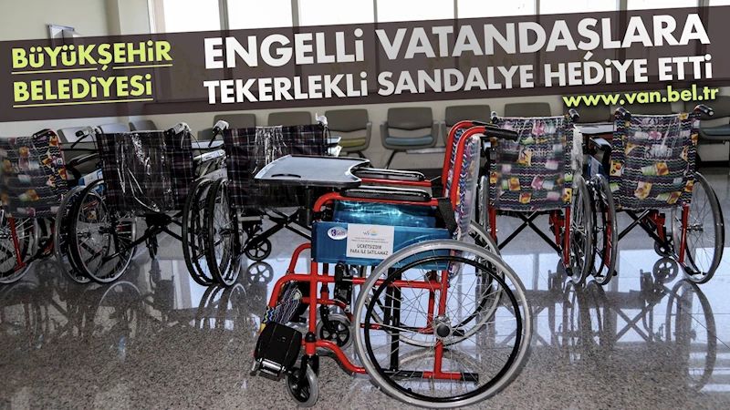 BÜYÜKŞEHİR BELEDİYESİ ENGELLİ VATANDAŞLARA TEKERLEKLİ SANDALYE HEDİYE ETTİ