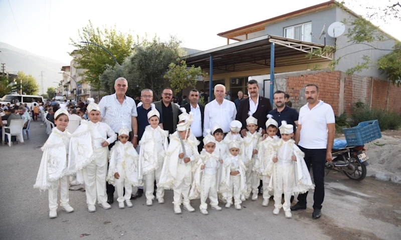 Güzgülü, Yunusemre’de Toplu Sünnet Törenine Katıldı