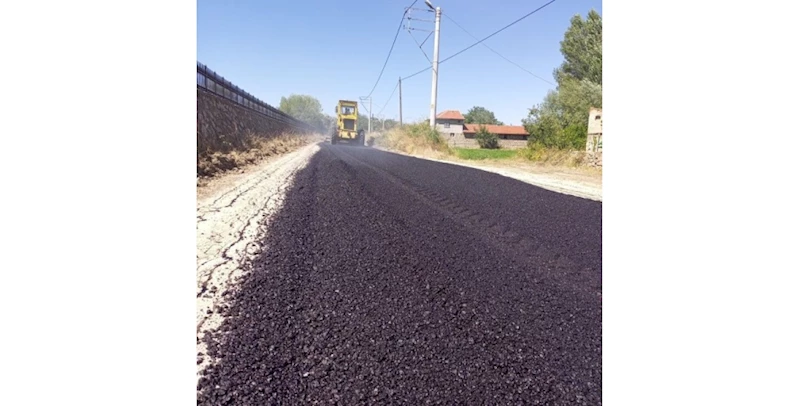 İlçemizin dört bir yanında asfalt serim ve parke taşı çalışmasına devam ediyoruz.