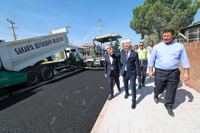 Akyazı’nın merkezindeki o cadde yepyeni bir yüze kavuştu