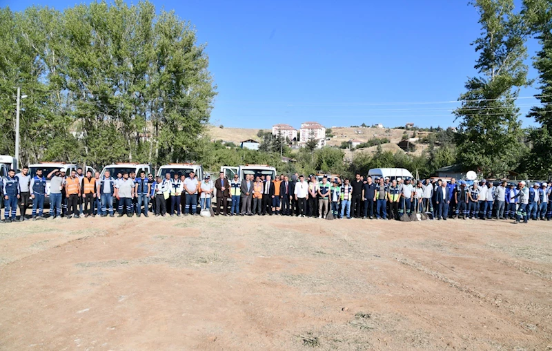 Mamak’ta Köşe Bucak Temizlik Sürüyor