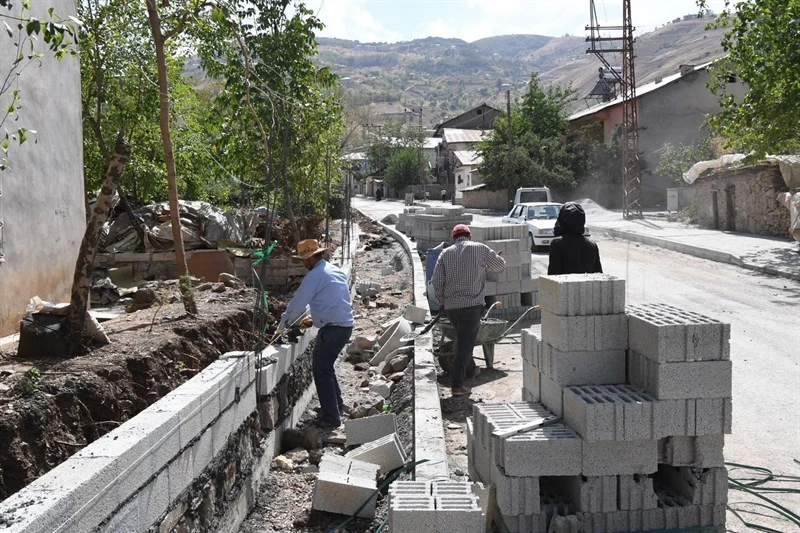 MURATPAŞA CADDESİNDE HUMMALI ÇALIŞMA