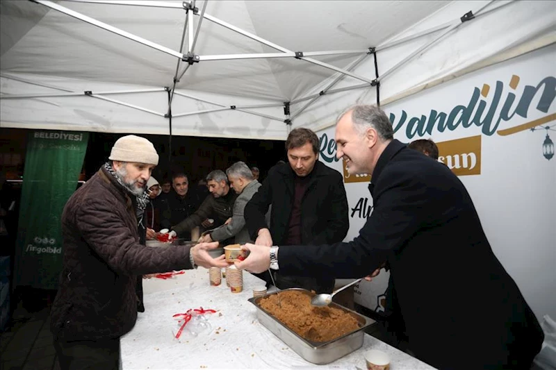 Kandil Helvası Hacı Lütfullah Camisinde İkram Edildi