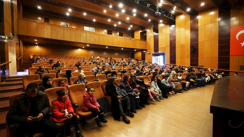 Çocuklar Tospik’in Hikâyesini Büyük Bir İlgiyle İzledi