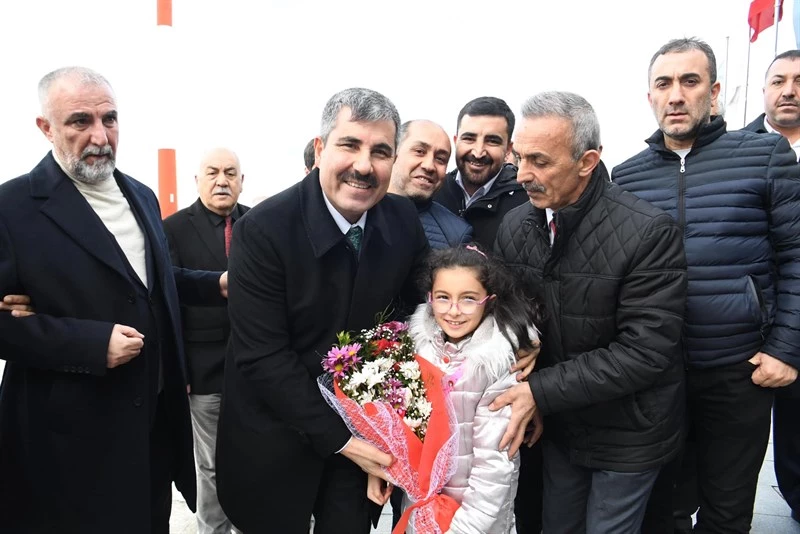 BAŞKAN ASYA YOĞUN SEVGİ SELİ İLE KARŞILANDI