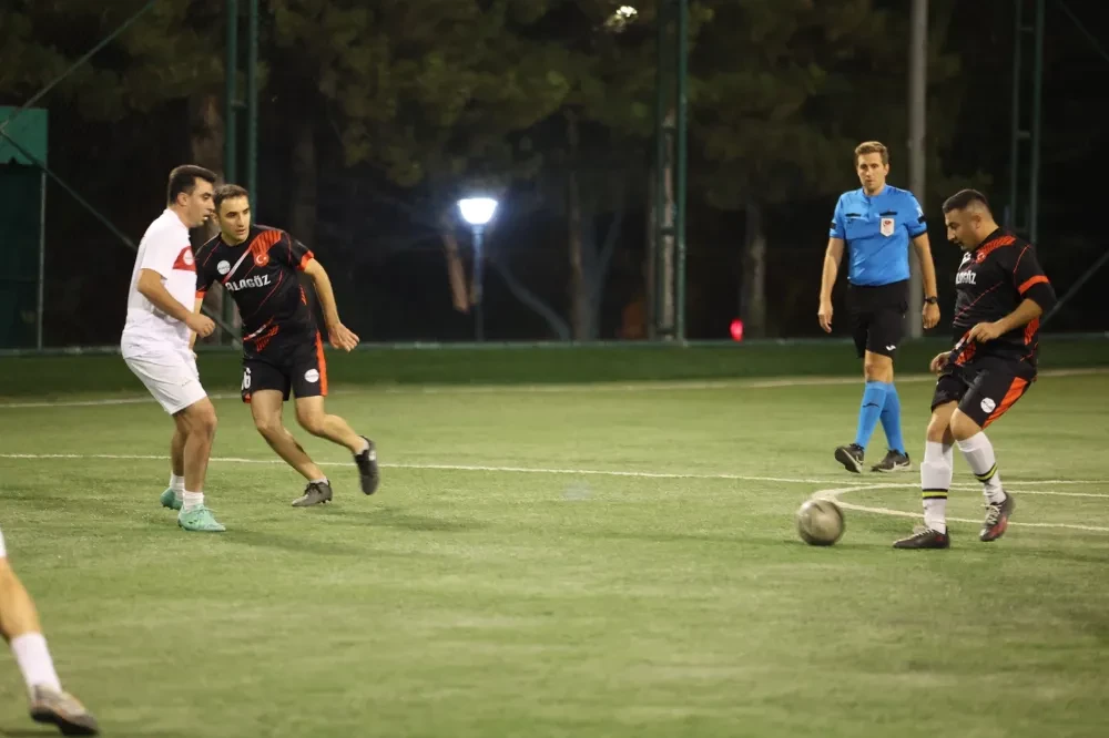 TBMM Personeli Futbol Turnuvası Başladı 