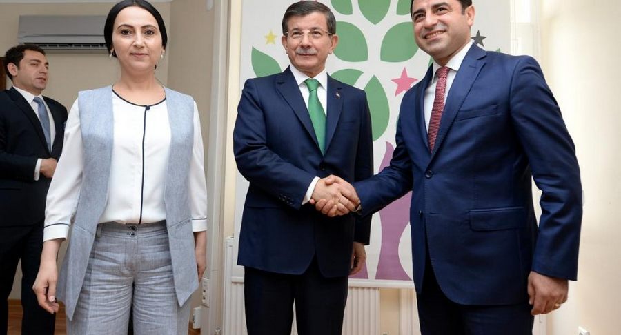 AK Parti ile HDP uzattı...