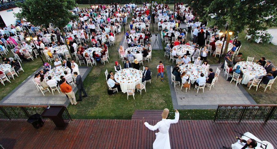 Engelli ve yakınları iftar yemeğinde buluştu