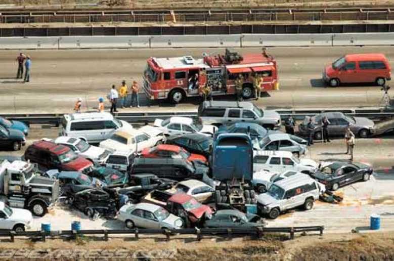 Yollar kan gölüne döndü, il il kazalar