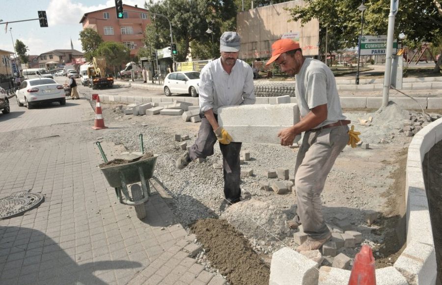 Meydanlar İlçenin Aynası