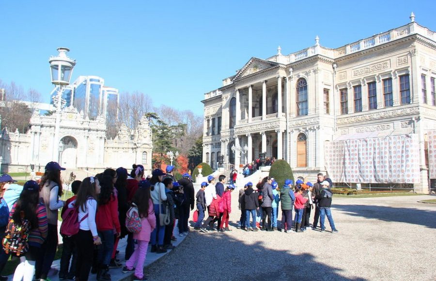 Bilgi Evi Üyeleri Dolmabahçe Sarayı’nda