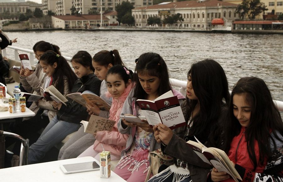 Bir Kitap Bir Boğaz