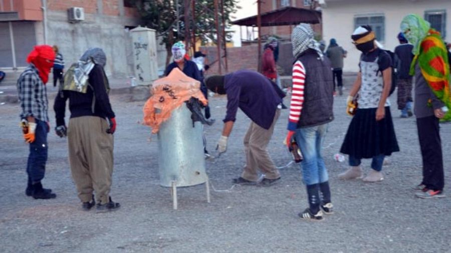 PKKlılar Etek Giyip Kaçıyor