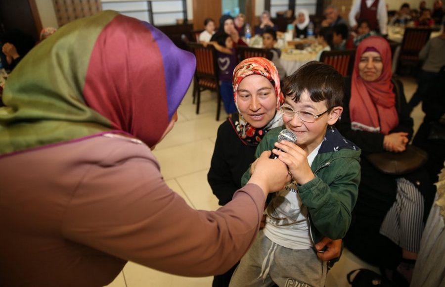 Yetim Anneleri Unutulmadı