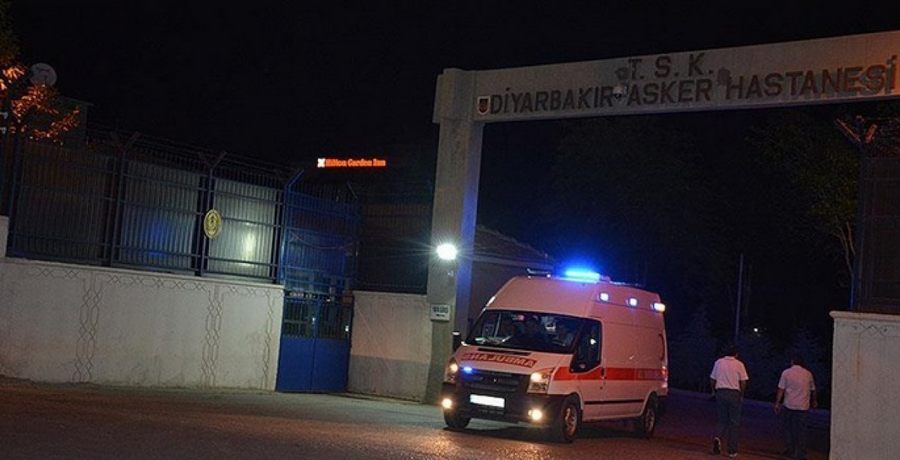 Diyarbakır’da Polis Aracına Bombalı Saldırı