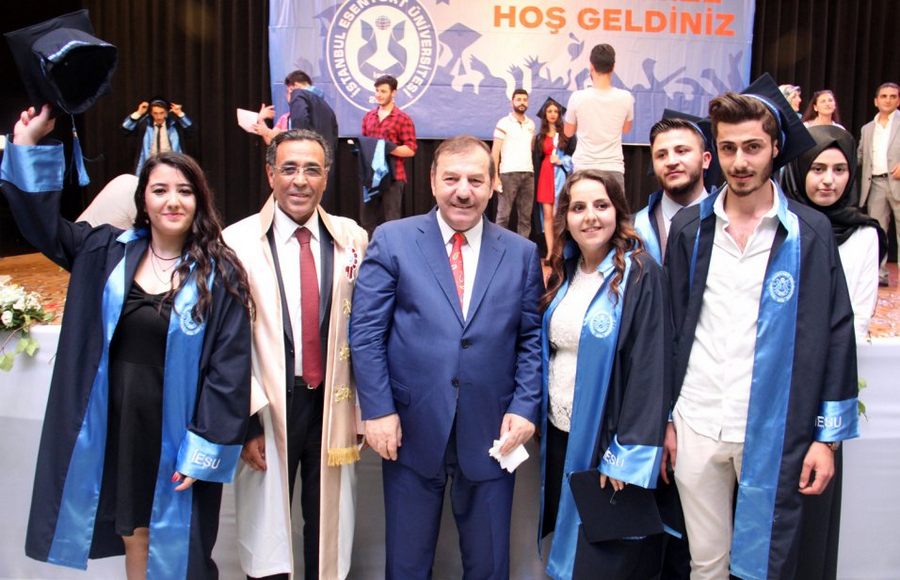 Esenyurt Üniversitesi 2’nci Mezunlarını Verdi