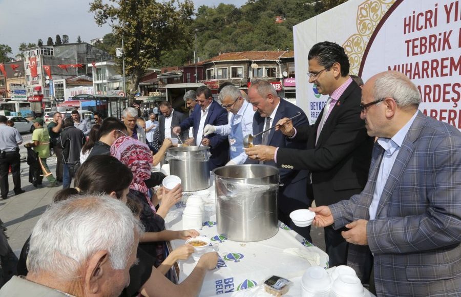 Beykoz Belediyesinden Aşure İkramı