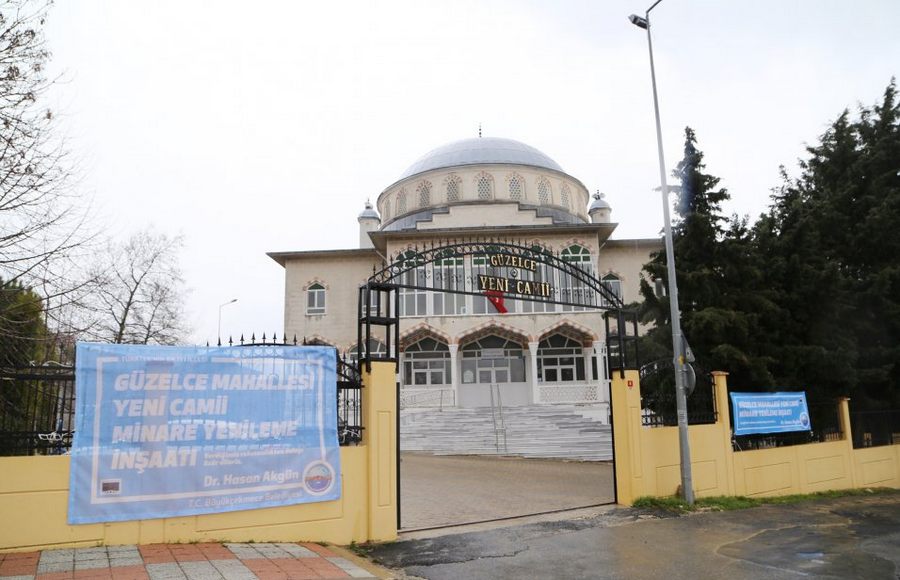 Akgün, minareyi yıktı