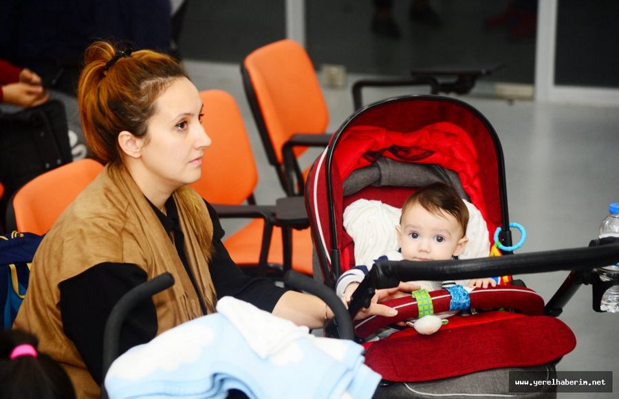 Anneler, İlk Süt Dişi Bakımı seminerinde