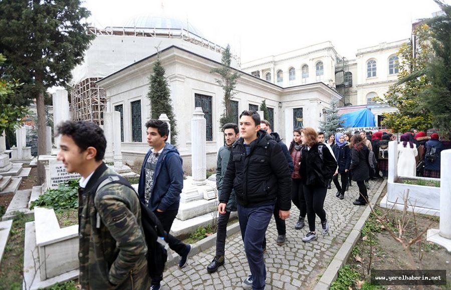 Torunları Abdülhamid'i Andı