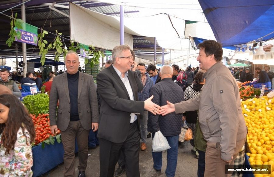 Başkan Cem Kara pazarı ziyaret etti