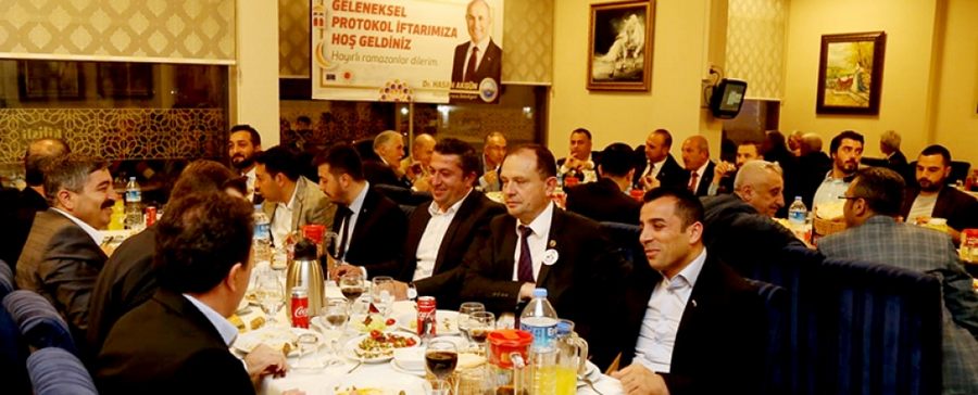 Protokol iftar geleneğini bozmadı