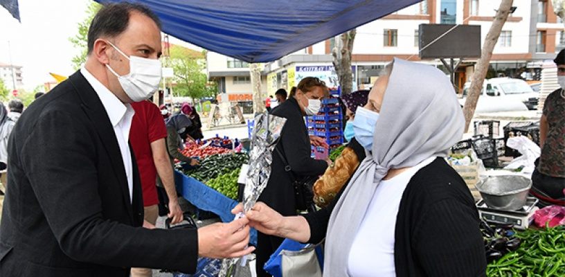 Anneler Günü’nü Çiçeklerle Kutladı