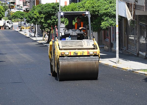 Esenyurt’ta Asfalt Çalışmaları Devam Ediyor