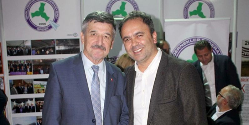 Sanatçının Dost Aşkı