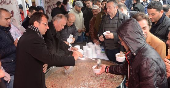 30 Bin Kişiye Aşure Dağıtıldı